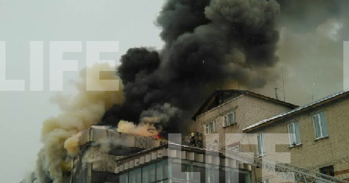 <p>В распоряжении Лайфа оказались фото масштабного пожара, который охватил з