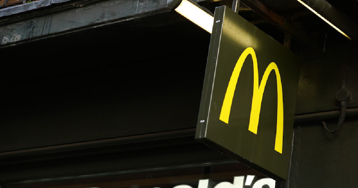 <p>Сотрудники ресторана McDonalds в Тюмени отказались пустить погреться мужчину 