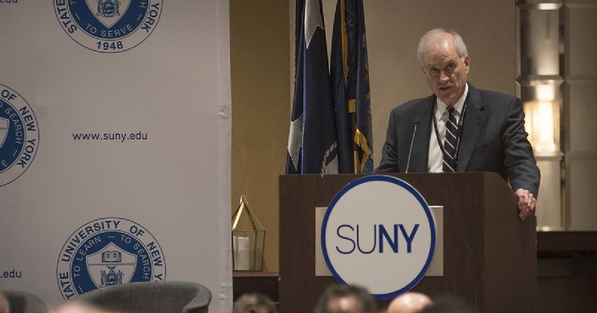 Глава ВМС США опроверг информацию об отставке из-за попавшего в опалу морпеха