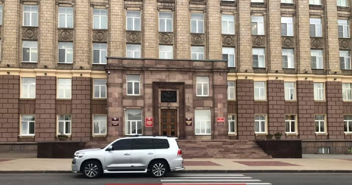 <p>Автомобиль губернатора Белгородской области Евгения Савченко оштрафовал